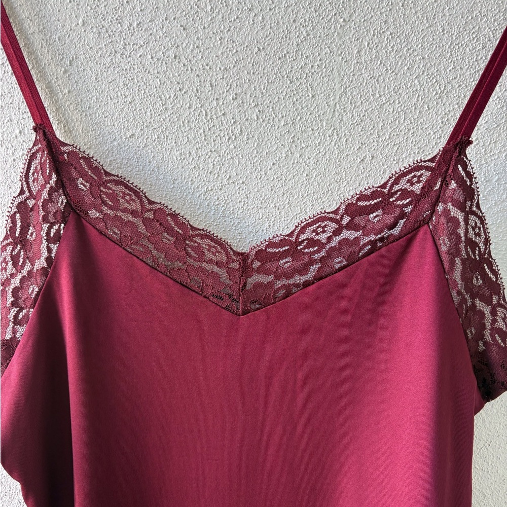 White House Black Market Large Burgundy Lace Trim Camisole Adjustable Straps NWT - Picture 6 of 12